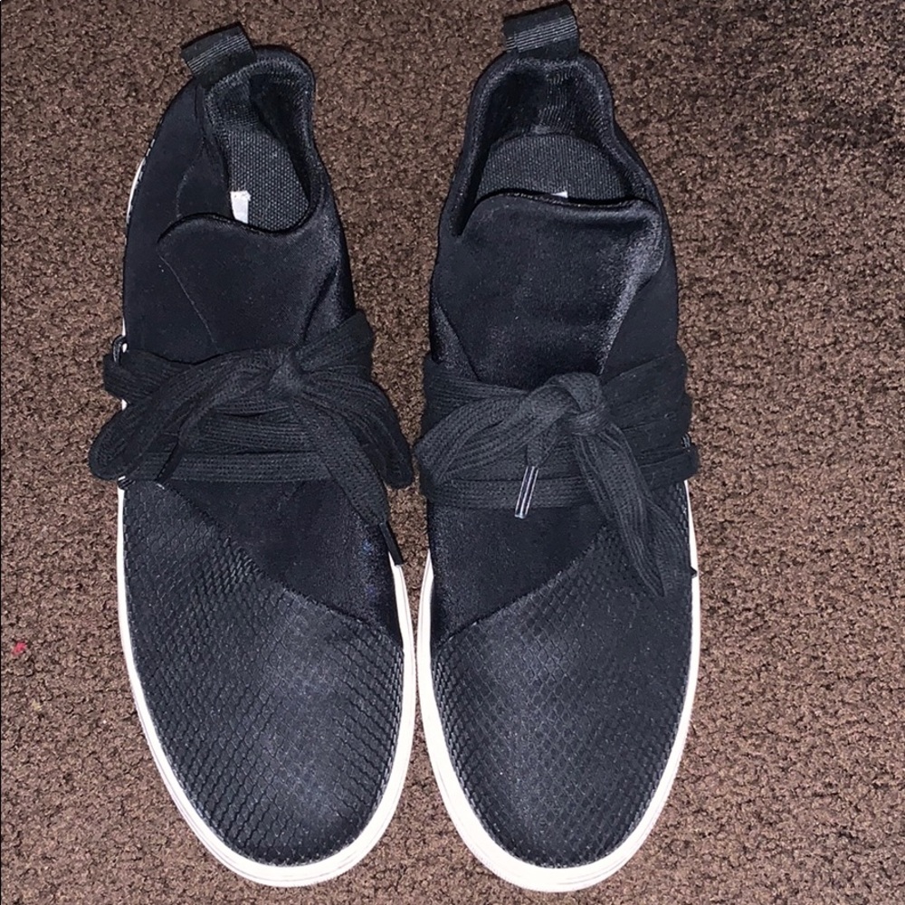 Steve Madden Lancer slide ons